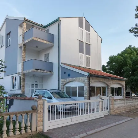 Апартаменты In Privlaka Mit Grill Und Terrasse *